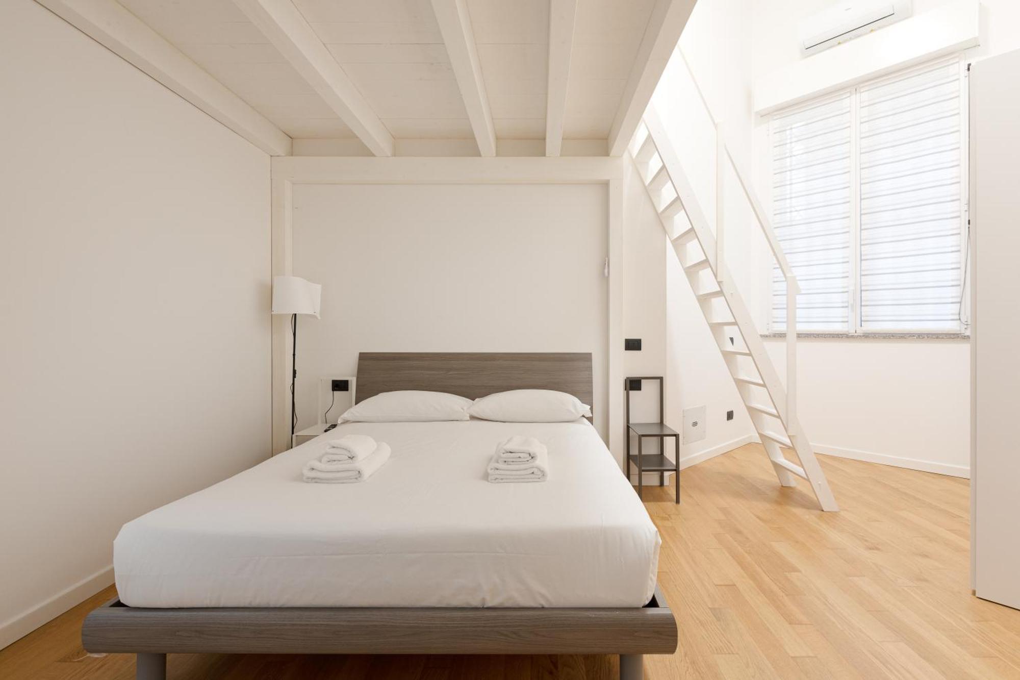 Cozy Corner With Balcony And Private Garage! Appartamento *