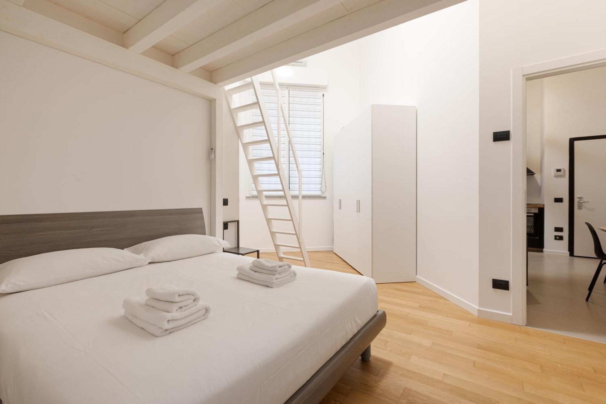 Cozy Corner With Balcony And Private Garage! Appartamento