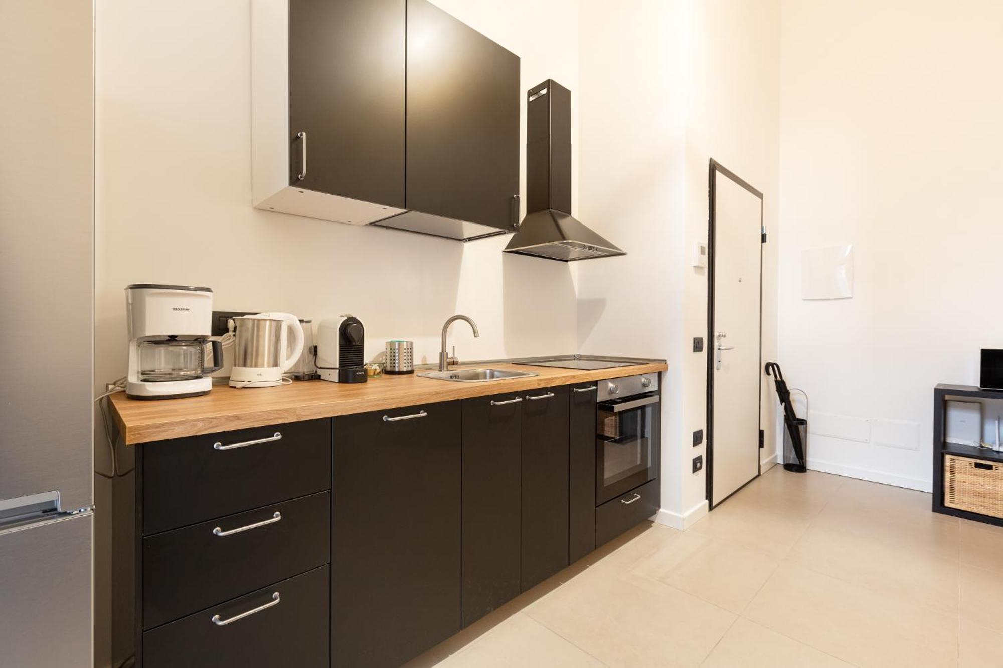 Cozy Corner With Balcony And Private Garage! Appartamento