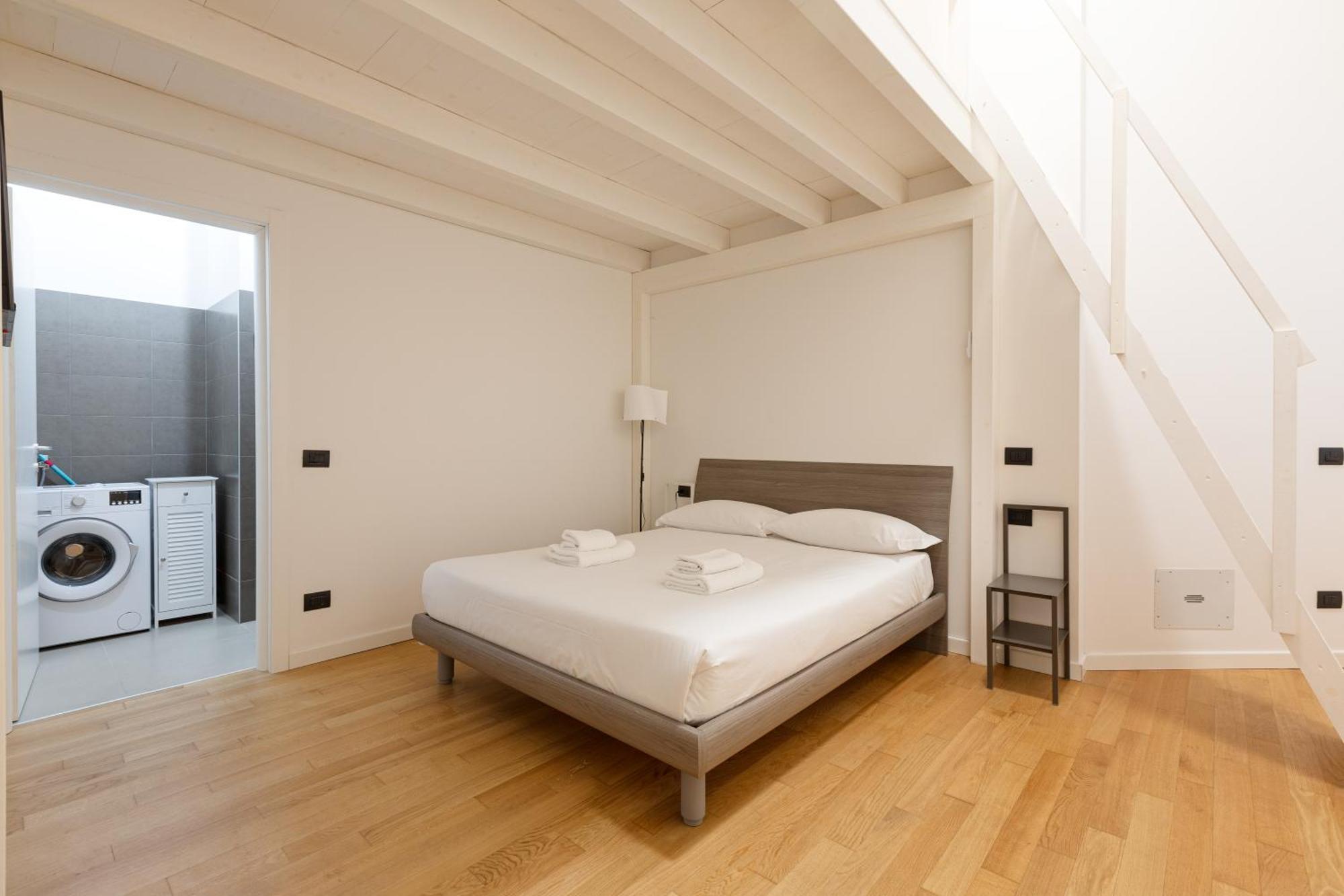 Cozy Corner With Balcony And Private Garage! Appartamento